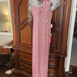 MacDuggal Gown/ size 2/ pink sequence